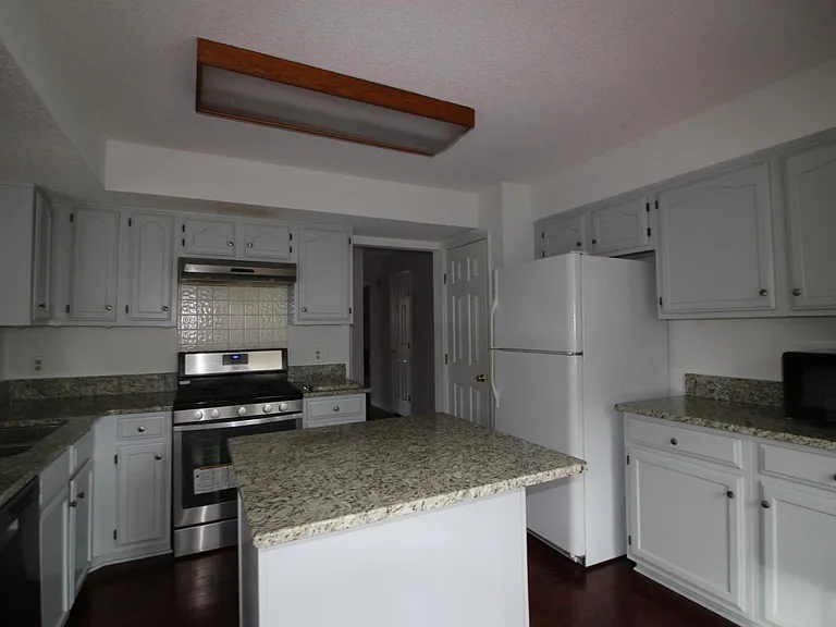 108 Foscoe Ln — Photo 12