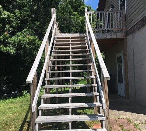 Deck stairs
