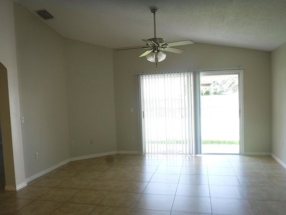 2nd image of 4439 Country Hills Blvd