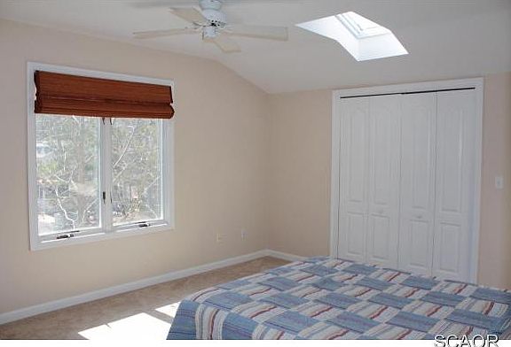 3rd image of 422 Tamarack Dr