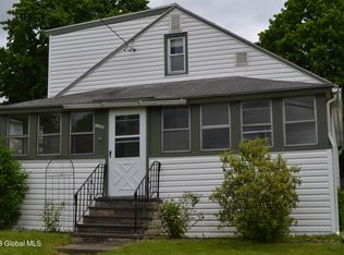 1186 River Rd, Troy, NY 12182