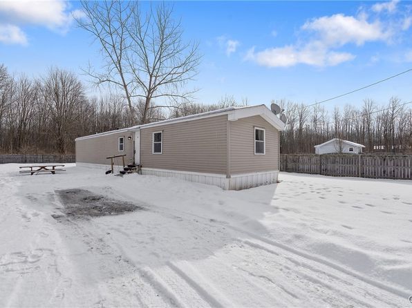 6394 Town Isle Rd, Kirkville, NY 13082