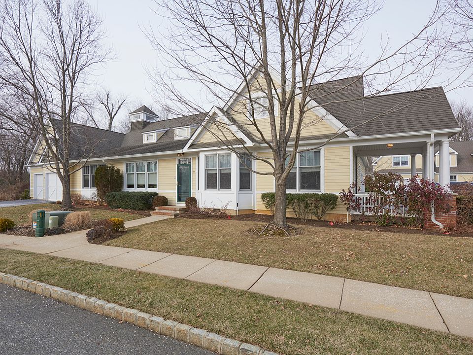 1st image of 55 Thornbrooke Dr