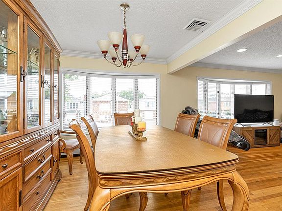 5th image of 16418 90th St