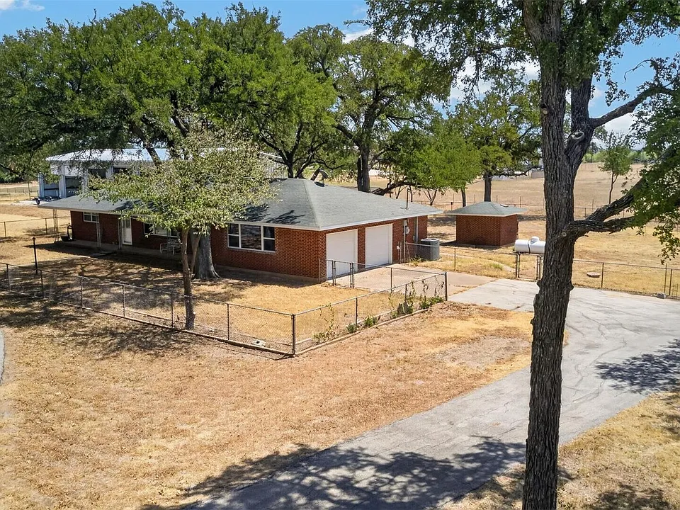 161 Tomlinson Rd