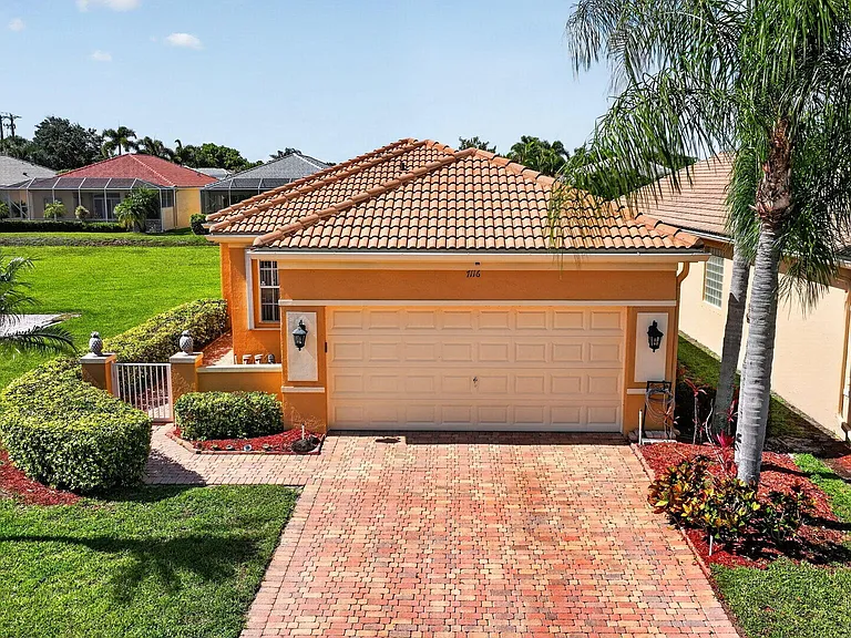 7116 Cataluna Cir — Photo 42