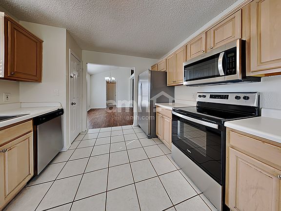 3rd image of 4236 Iris Ave