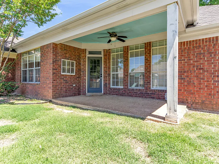 3933 Oak Forest Dr — Photo 28
