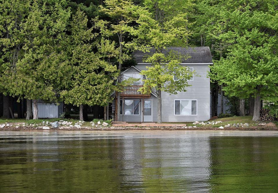 1st image of 2952 Wolf Lake Dr