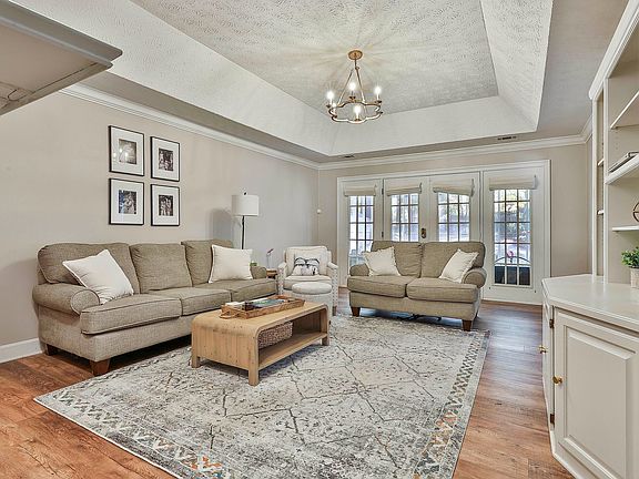 4th image of 1709 Yarborough Dr