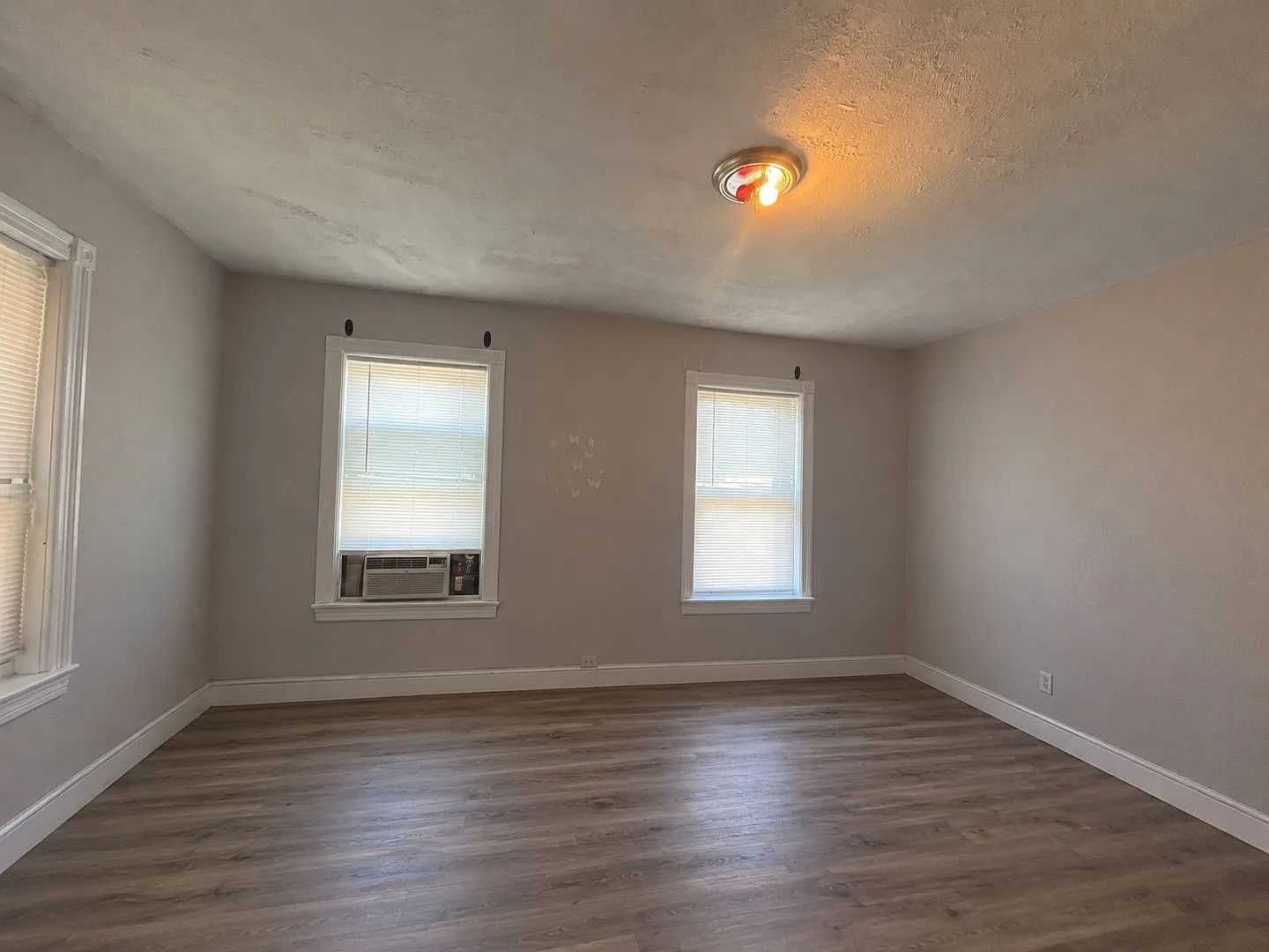 732 Broadway Street — Photo 2