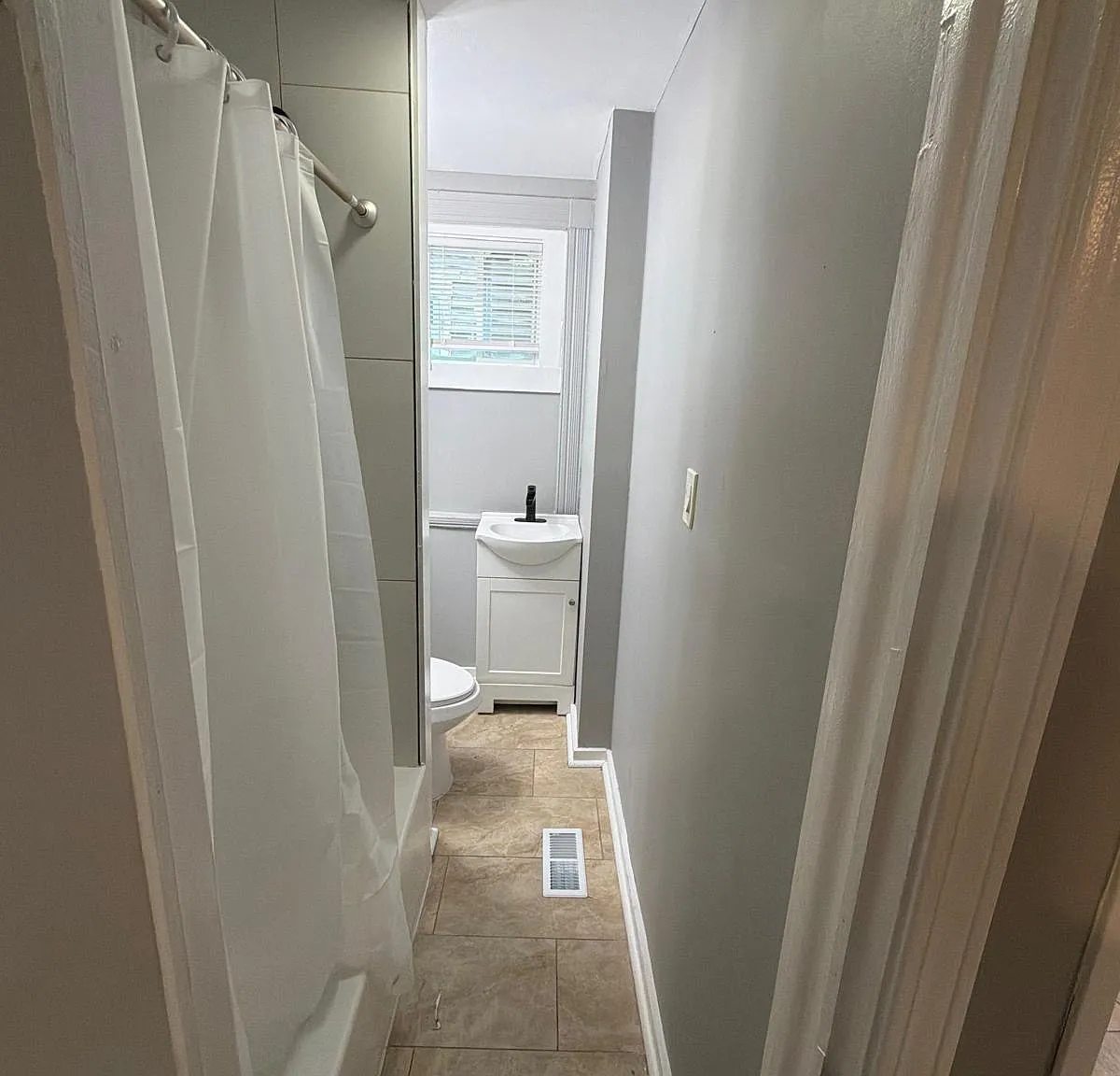2 bed, 816 sqft, $1,700 — Photo 2