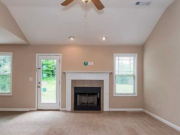4th image of 22 Saint Charles Pl
