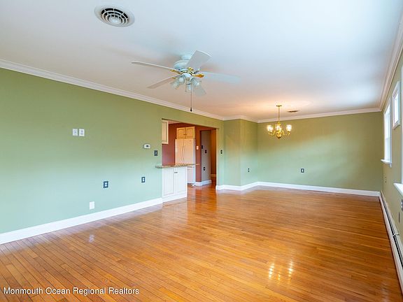 5th image of 28 Saint Croix St