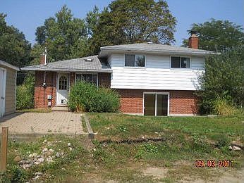 2nd image of 901 North Rd