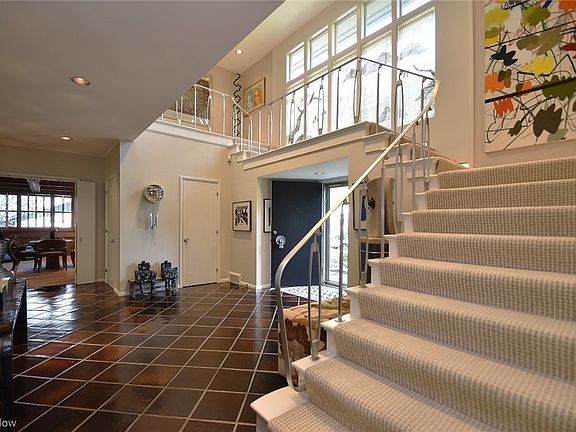 3rd image of 22400 Canterbury Ln