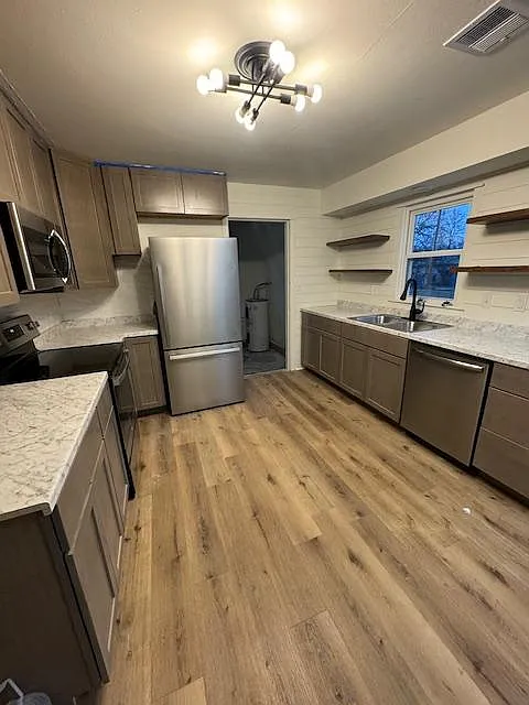 3 bed, 1036 sqft, $1,250 — Photo 3