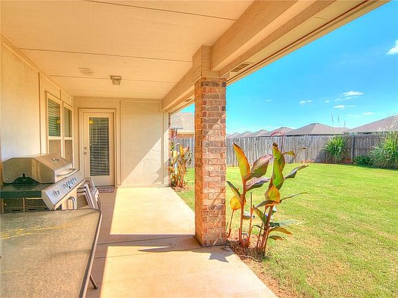 3rd image of 18217 Piedra Dr