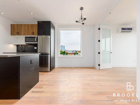 2nd image of 986 Rogers Ave #4E