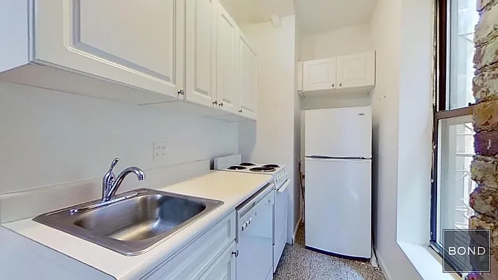 Rented by Bond New York | media 7