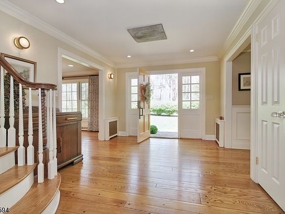 4th image of 12 Fawn Hill Dr