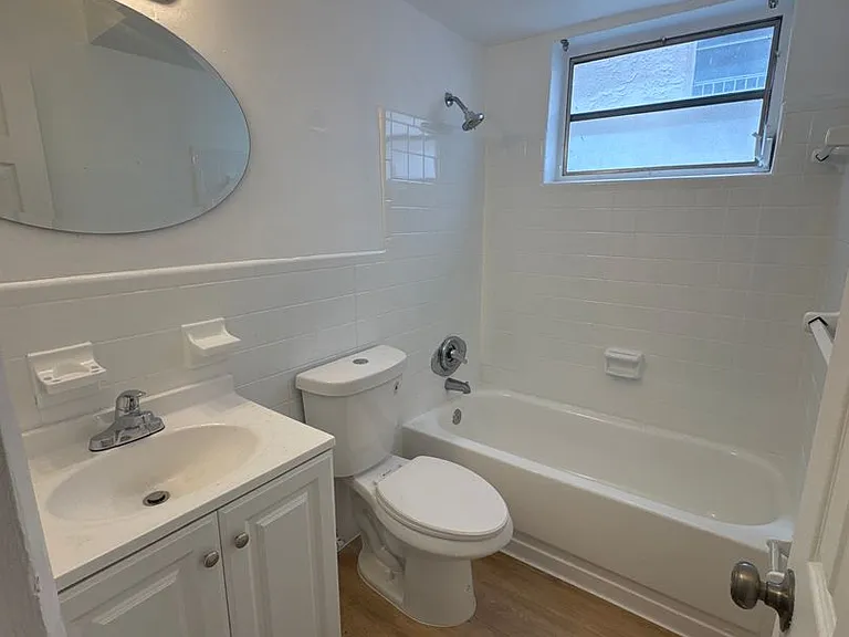 936 SW 4th St — Photo 11