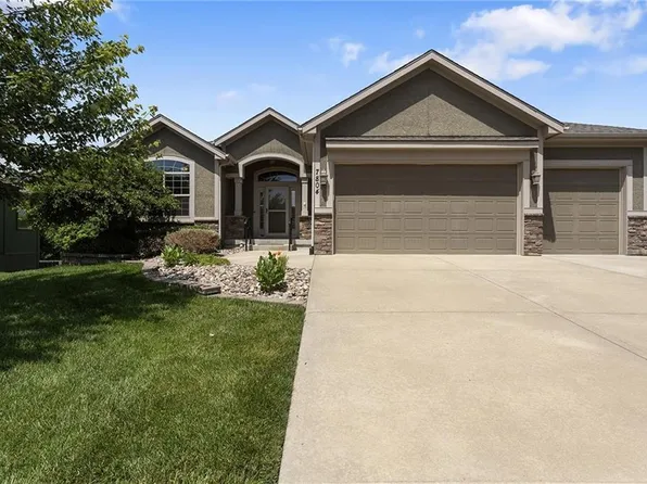 7804 N Walrond Ave, Kansas City, MO 64119