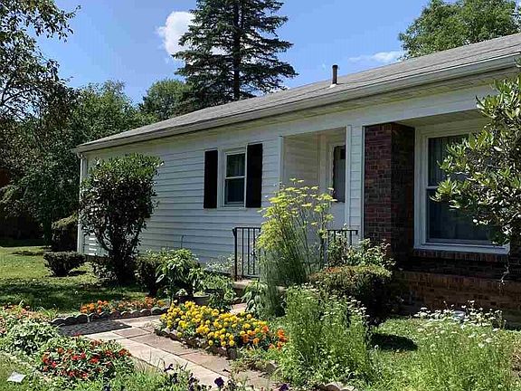 2nd image of 689 Lucas Avenue Ext