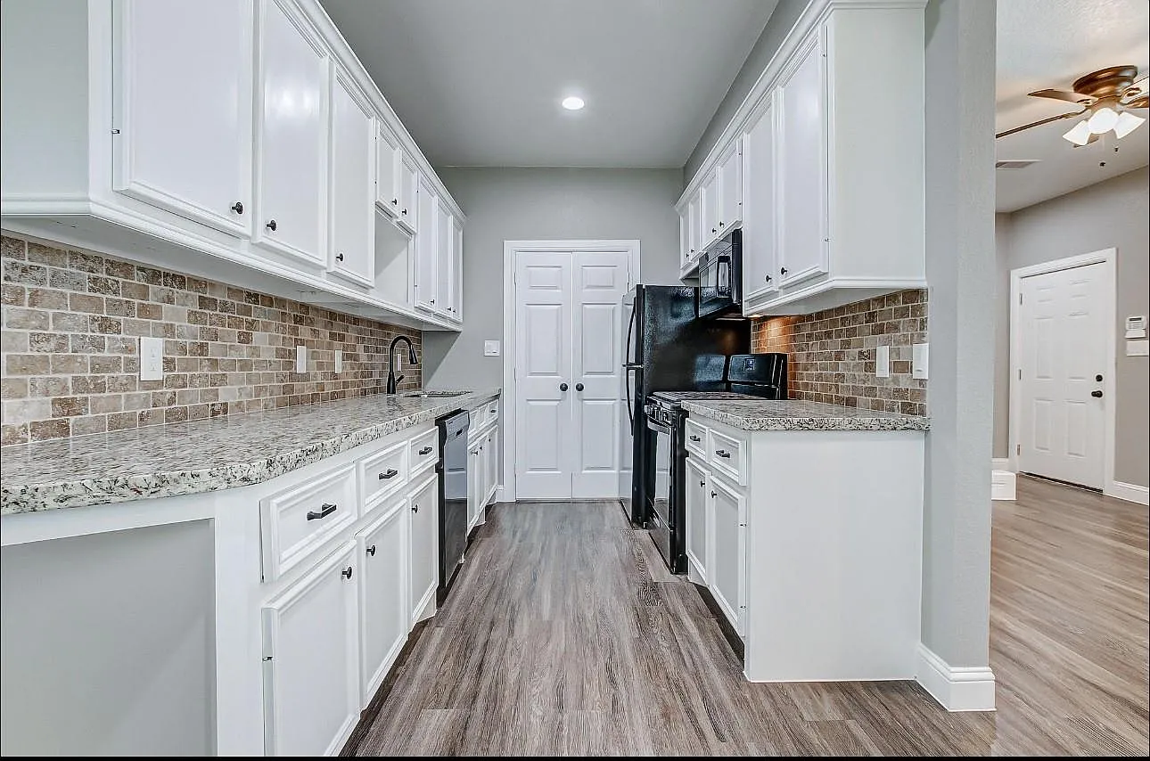 3 bed, 2816 sqft, $1,850 — Photo 4