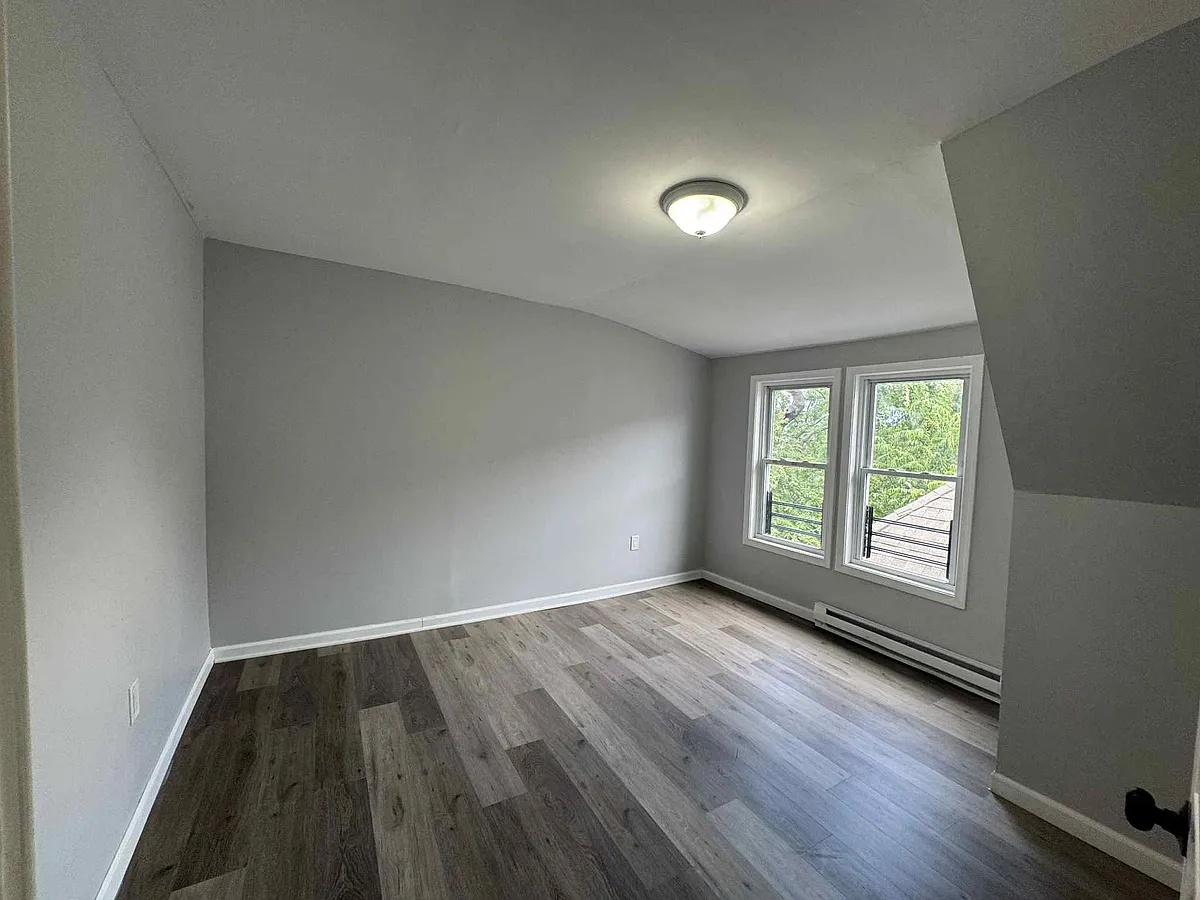 Building Photo - 829-831 Monroe Ave #3R