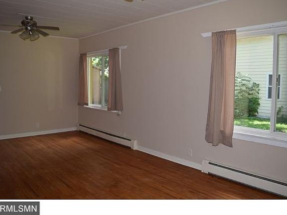 5th image of 79 Oak Ave W
