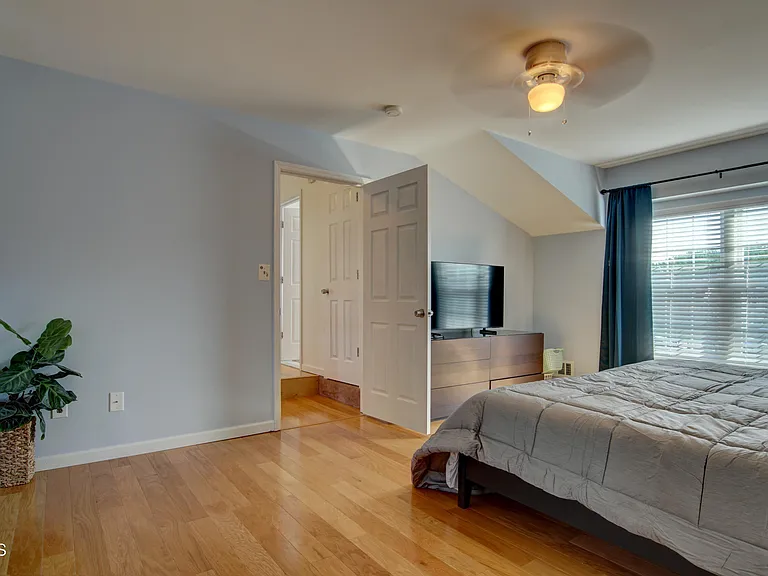187 Kentucky Way — Photo 13