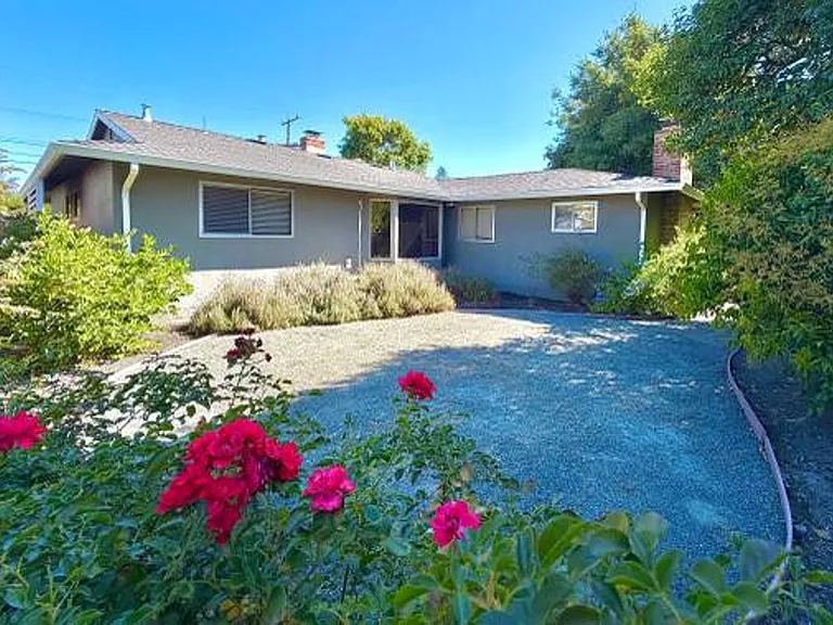785 Duke Cir — Photo 4