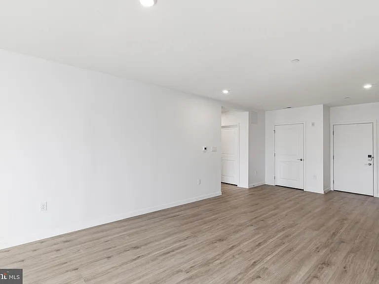 915 N Broad St #606 — Photo 9