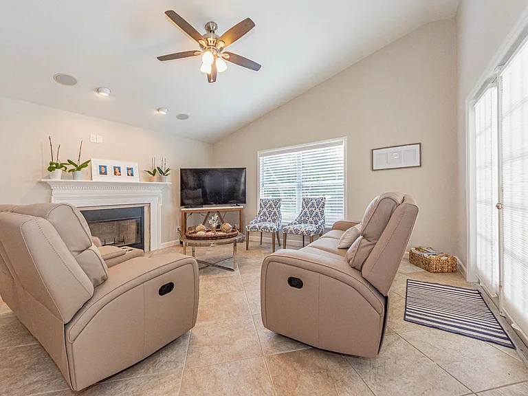 2225 Silver Sands Ct — Photo 6