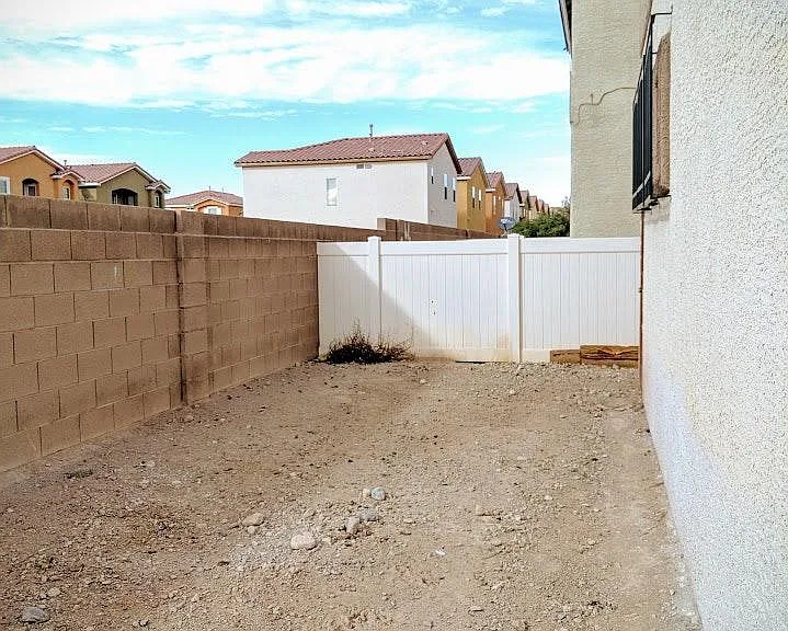 2117 Clancy St — Photo 15
