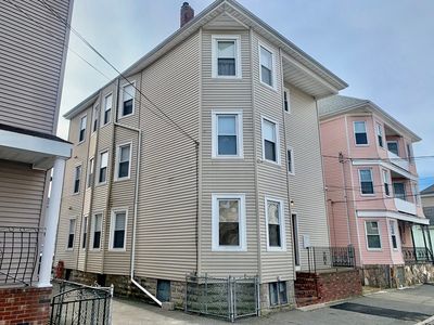 92 Nelson St, New Bedford, MA, 02744
