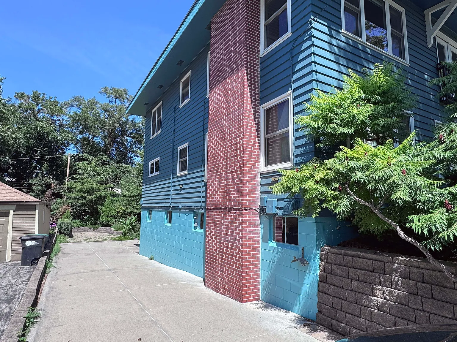 2 bed, 1050 sqft, $1,900 — Photo 4