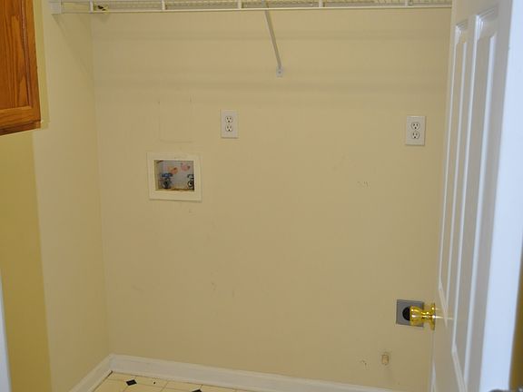 Laundry room off kitchen