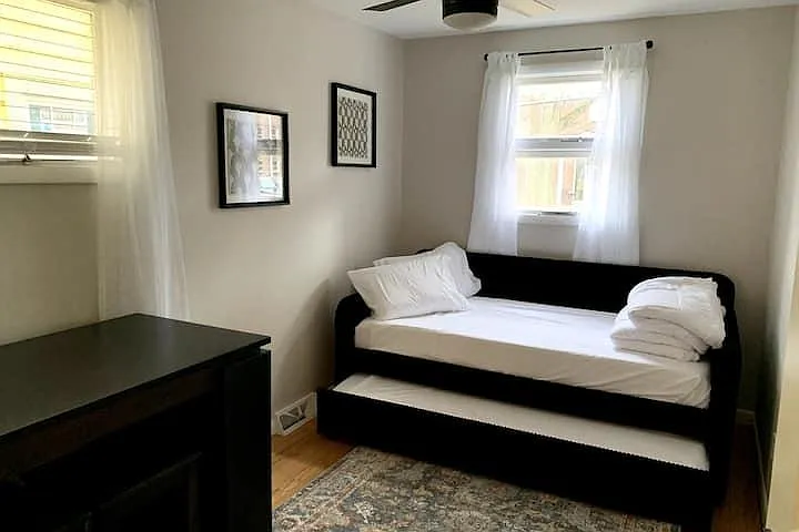 2 bed, 950 sqft, $1,750 — Photo 4