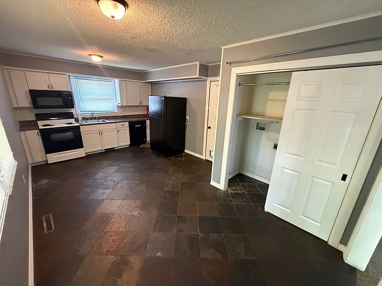 3642 S Westwood Ave — Photo 15