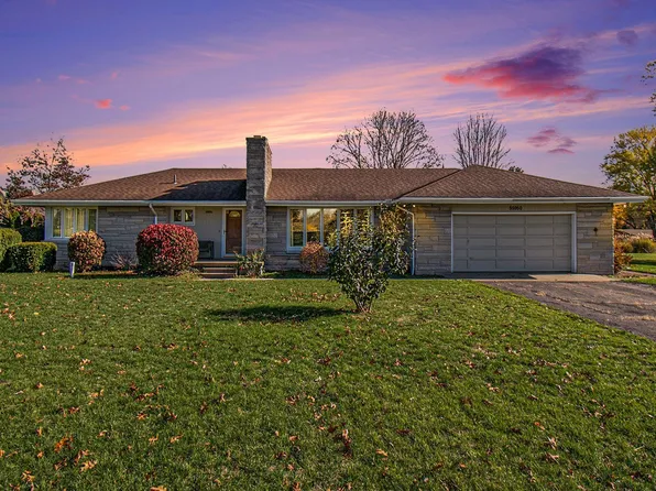 55950 Riverdale Dr, Elkhart, IN 46514