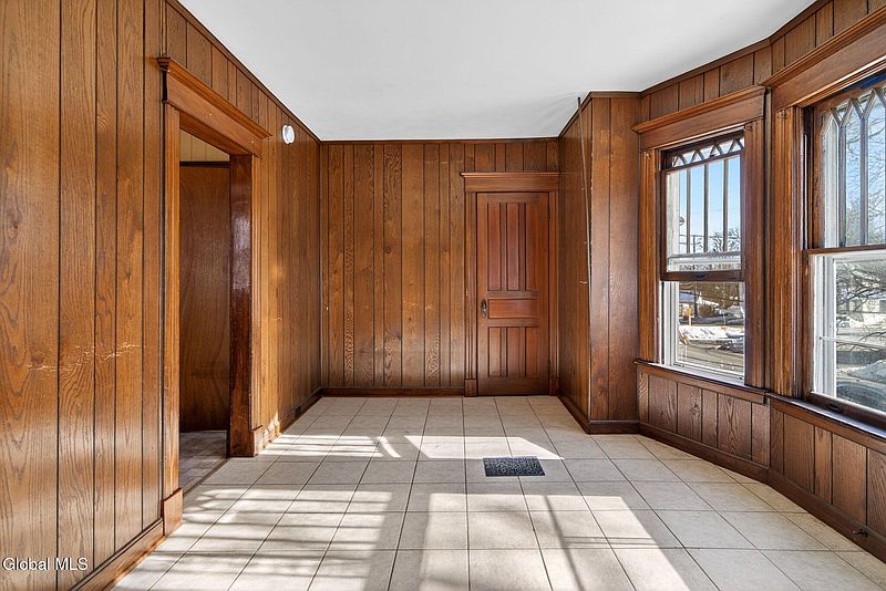 5th image of 1617 Campbell Avenue