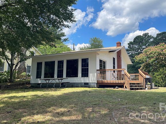 3rd image of 128 Curran Point Dr