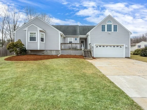 153 Bent St, Franklin, MA 02038