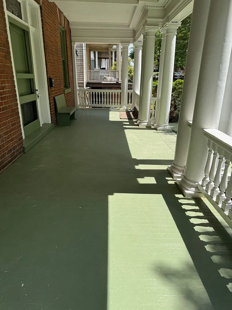 Clay St Apartments — Photo 4