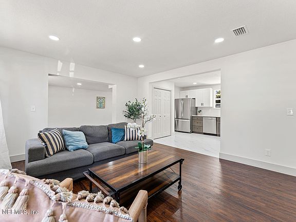 4th image of 4109 TYNDALE Drive