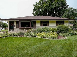 7325 Dartmoor Ave, Greendale, WI 53129