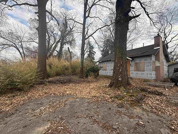 2nd image of 3061 Southern Ave