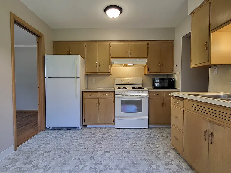 4365 Glenmawr Ave — Photo 13